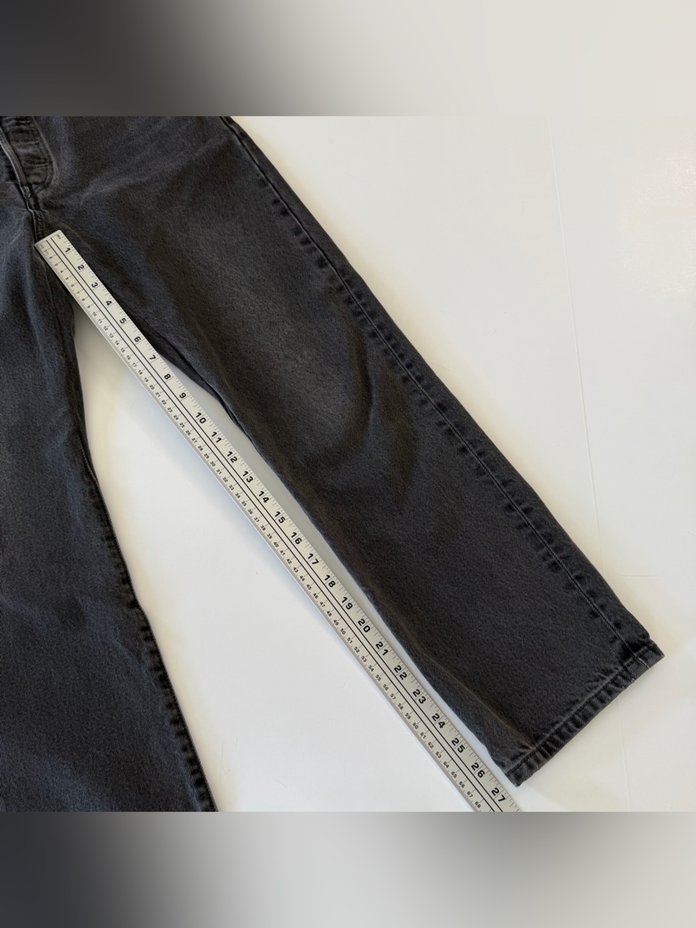 Levi’s Premium 501 Original Fit Women 29 Take A Hint Black Button Fly 27” Inseam - Picture 8 of 12